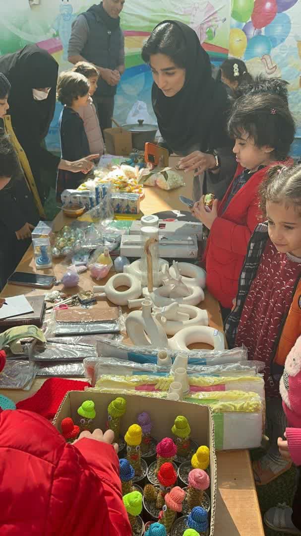 بازارچه خیریه به نفع کودکان مبتلا به سرطان